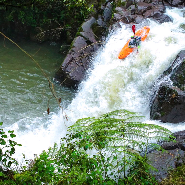 Practica kayak en las Cascadas de Agua Azul